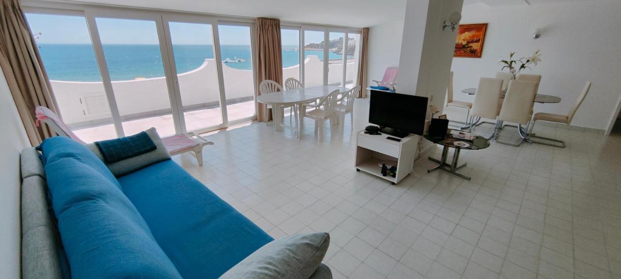 Penthouse Beachfront Apartamento