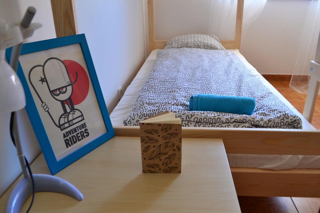 Surf House Peniche Hostel *