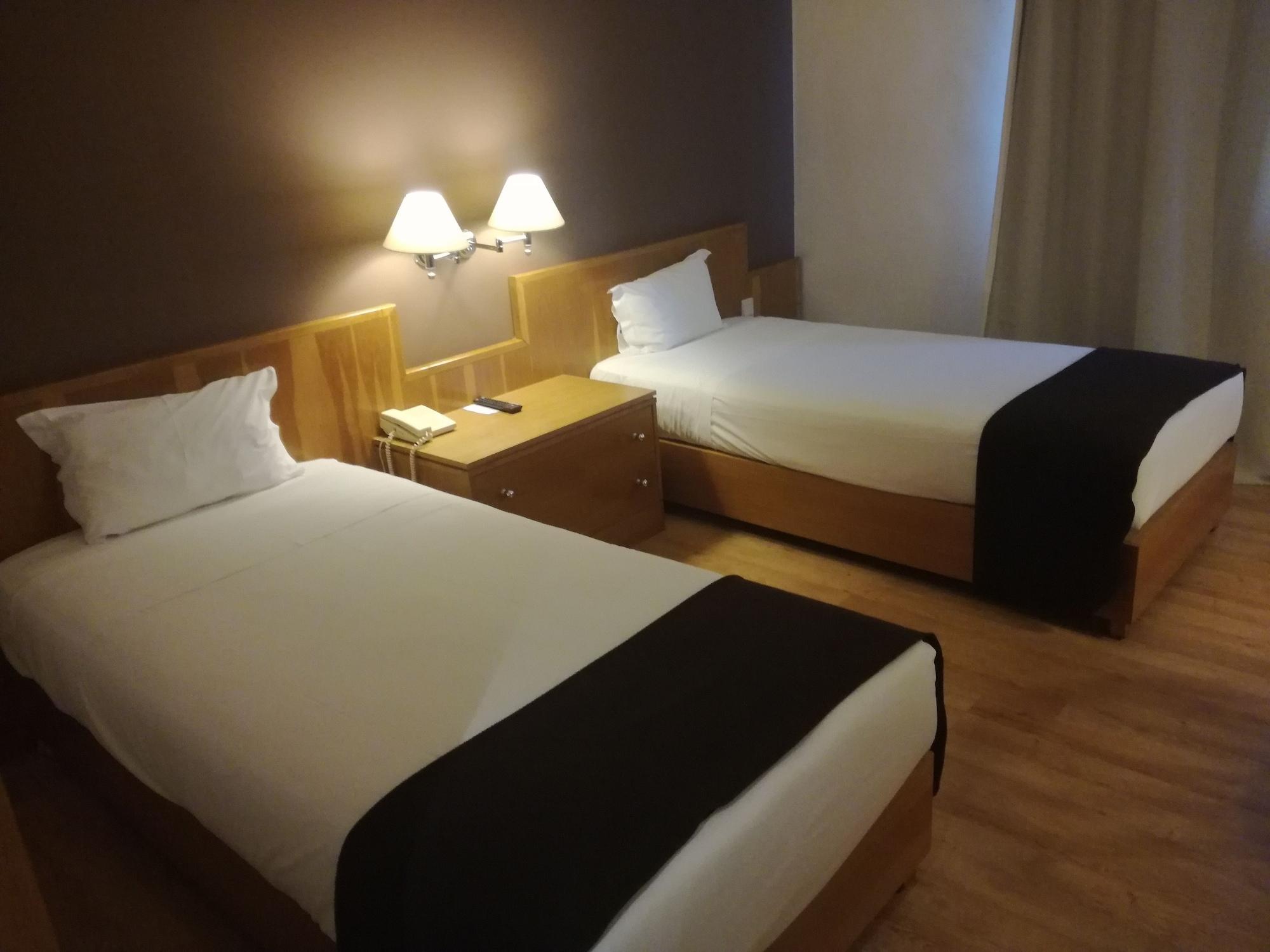 Hotel Tryp By Wyndham Parque 4*