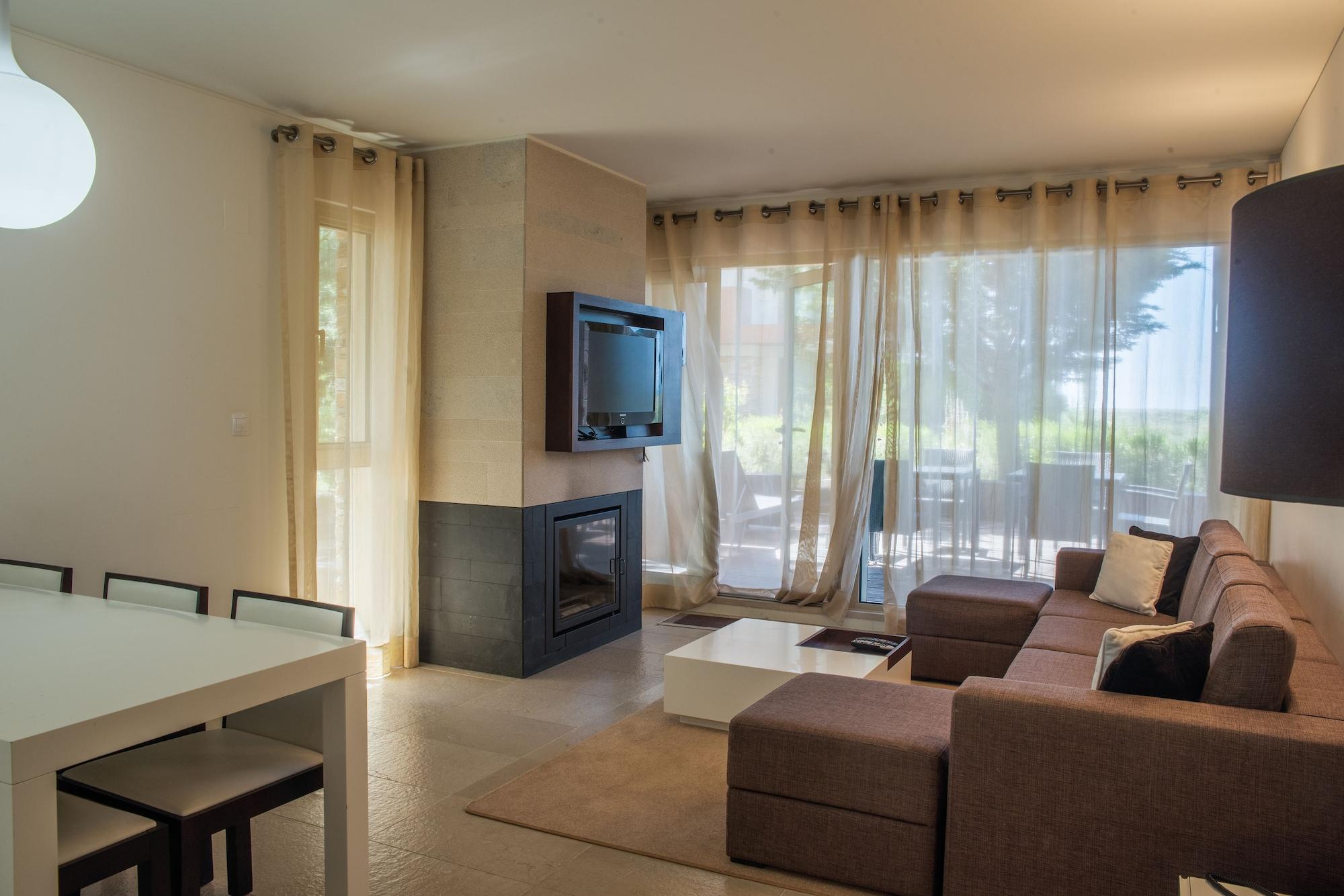 By The Editory - Aparthotel Troia