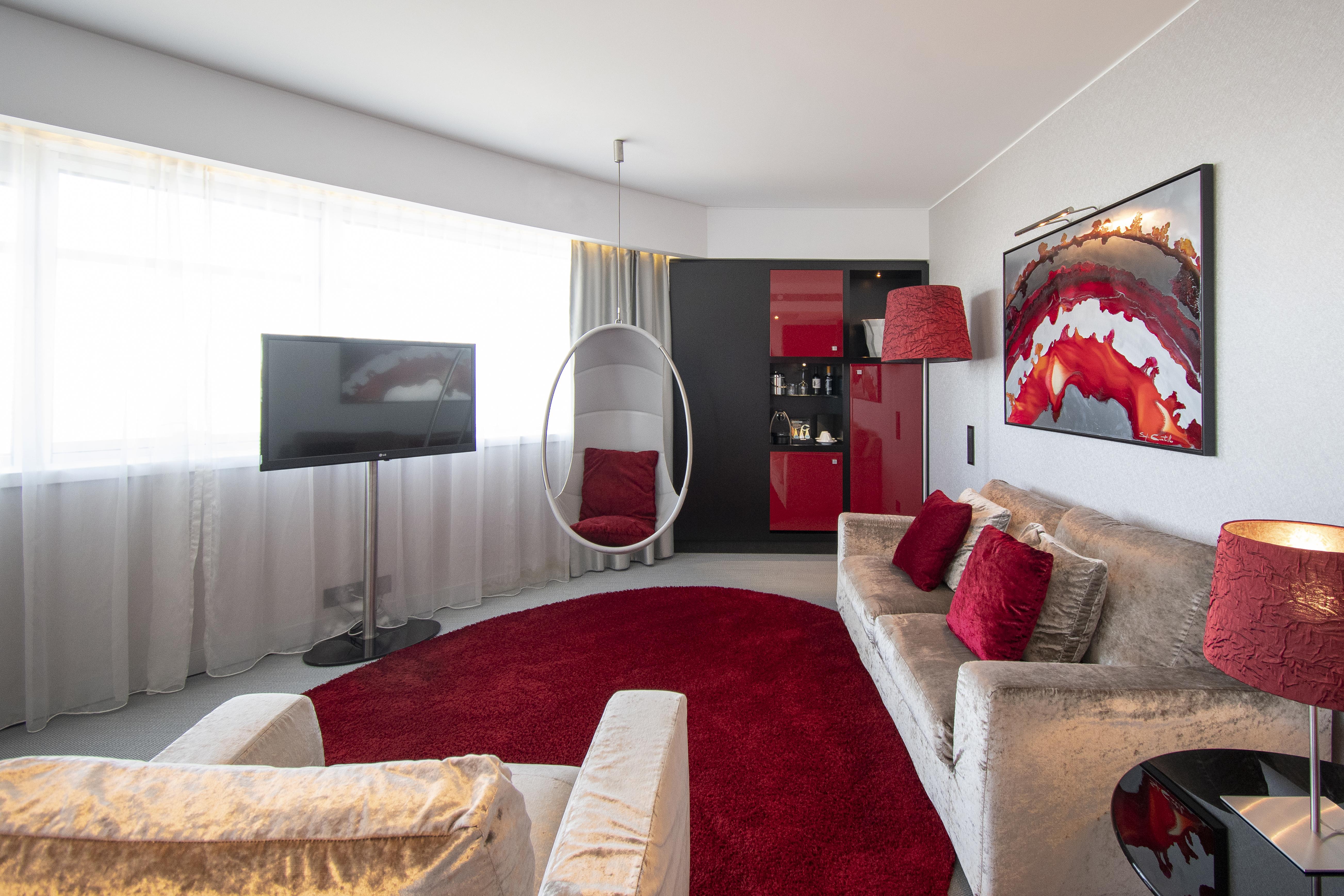 Myriad By Sana Hotel 5*