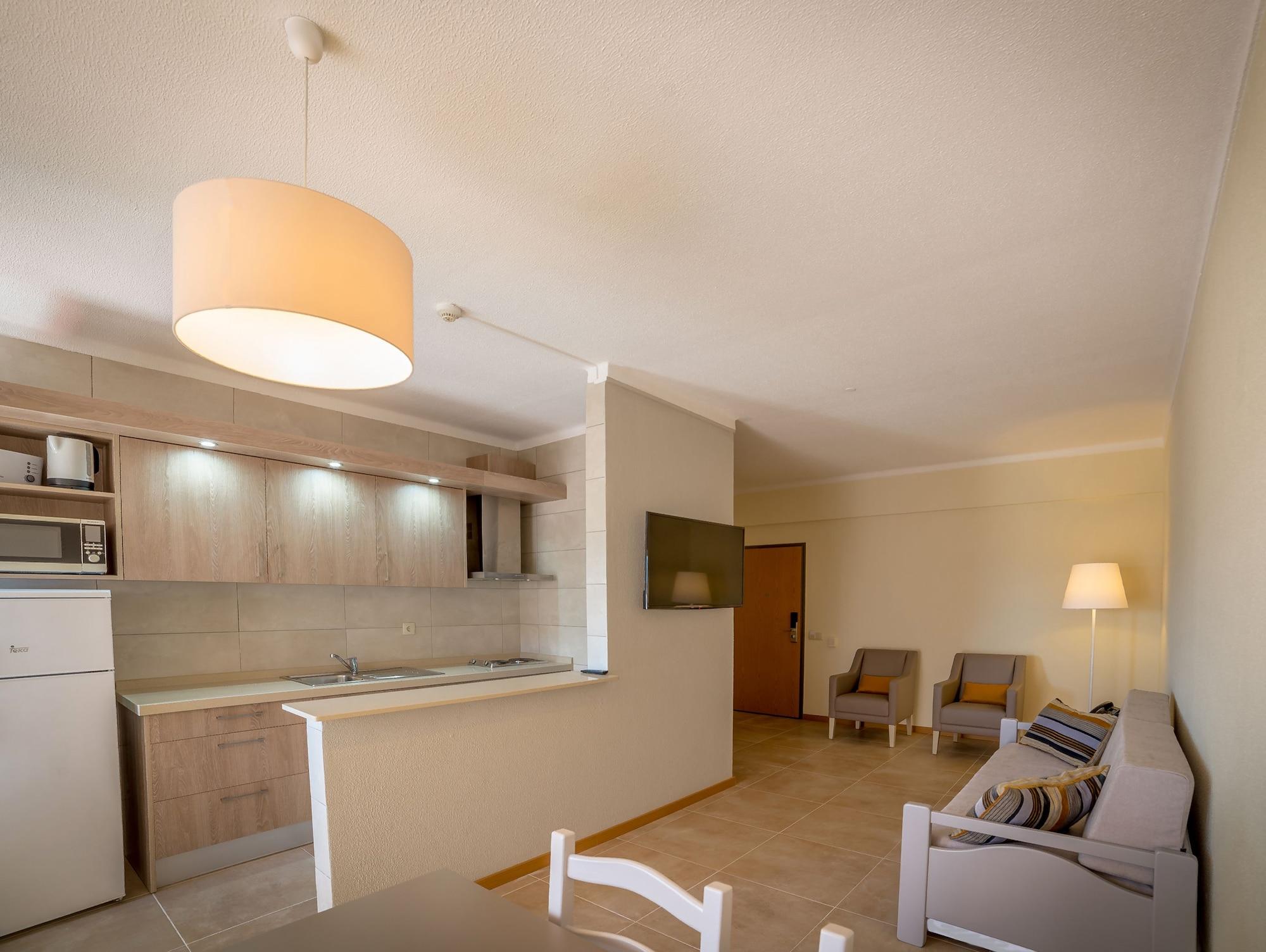 Flor Da Rocha Aparthotel 4*