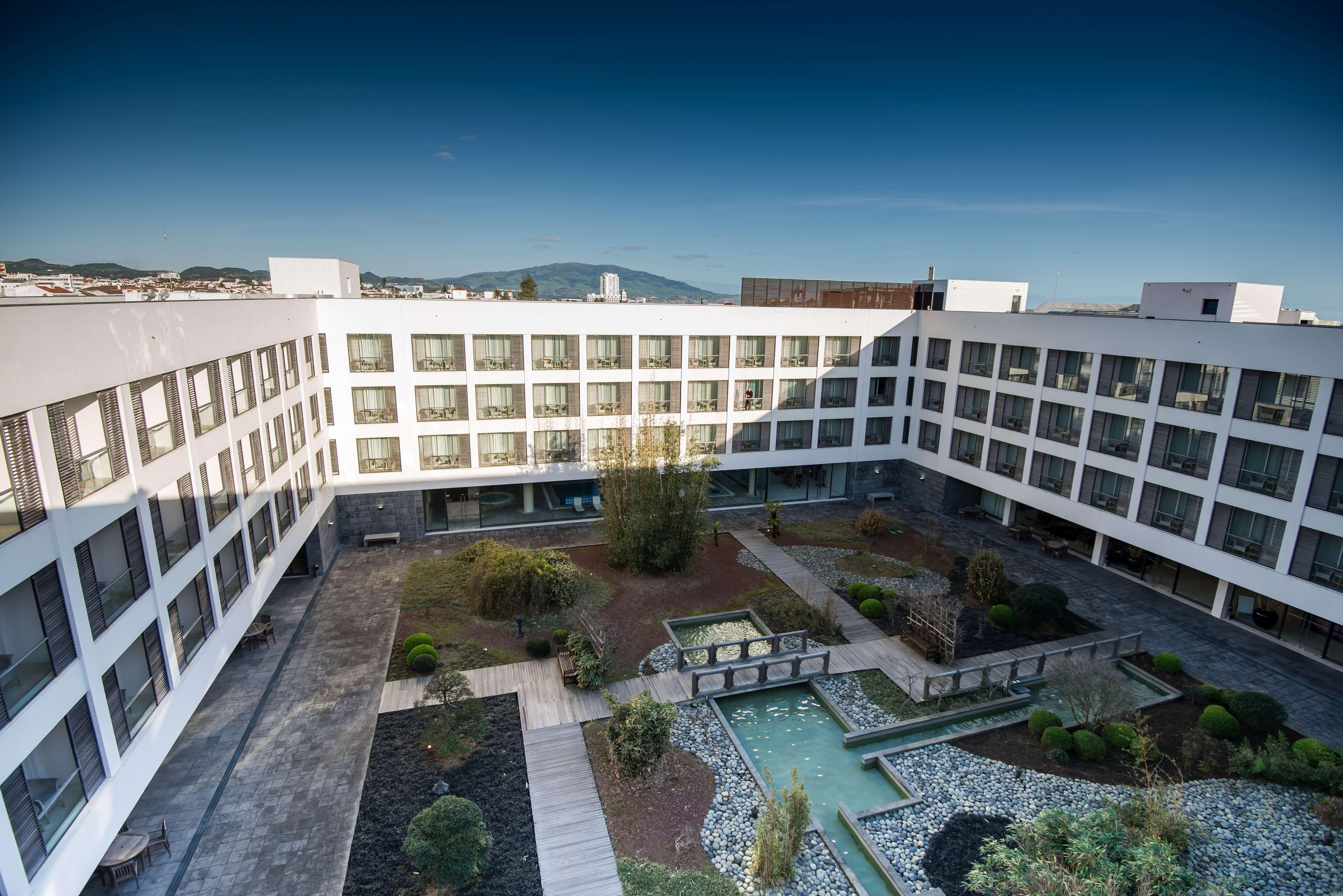 Hotel Azoris Royal Garden - Leisure & Conference 4*