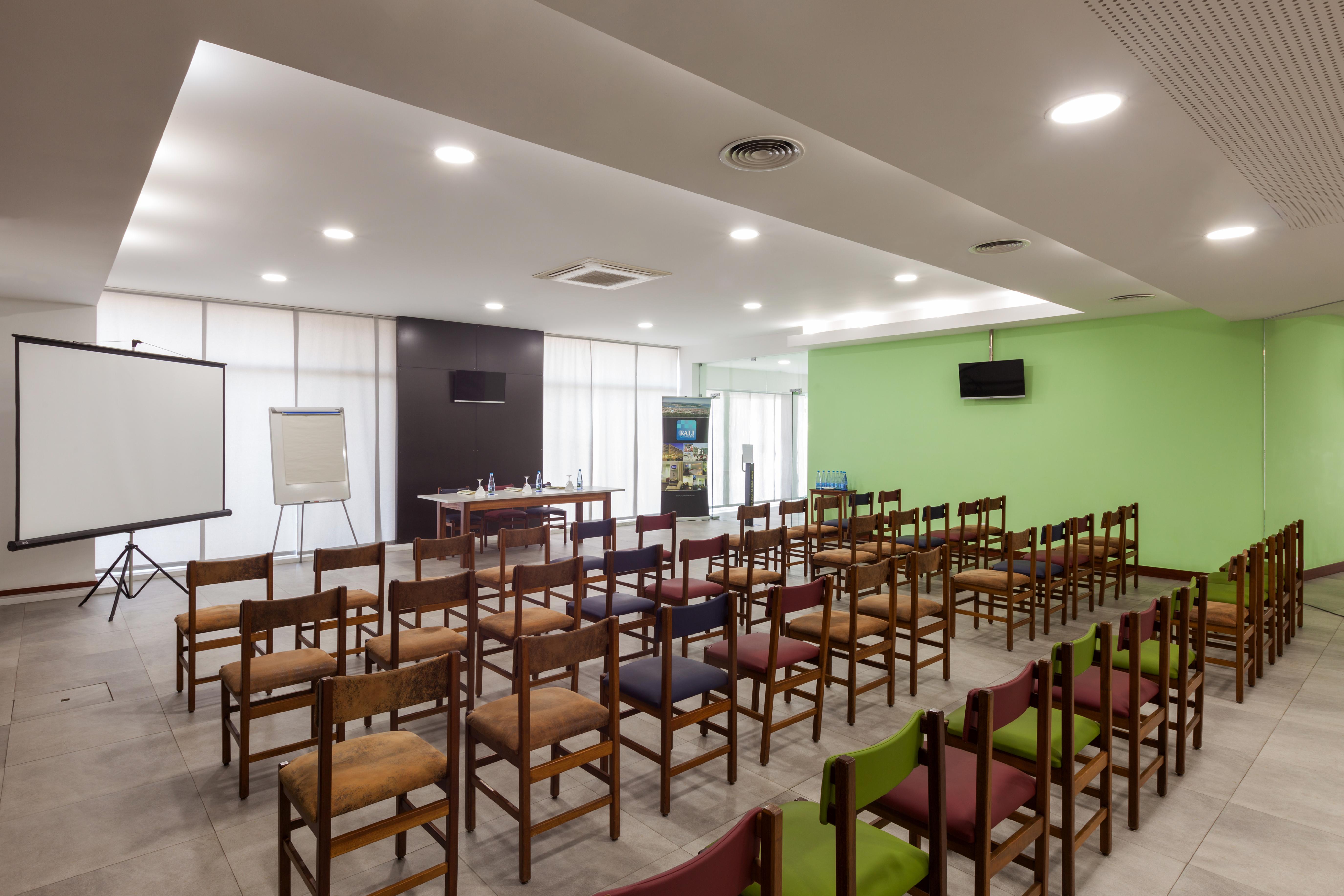 Rali Viana Hotel 3*