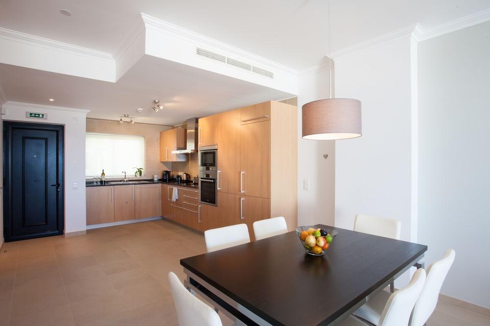 Villa D' El Rey Residences *