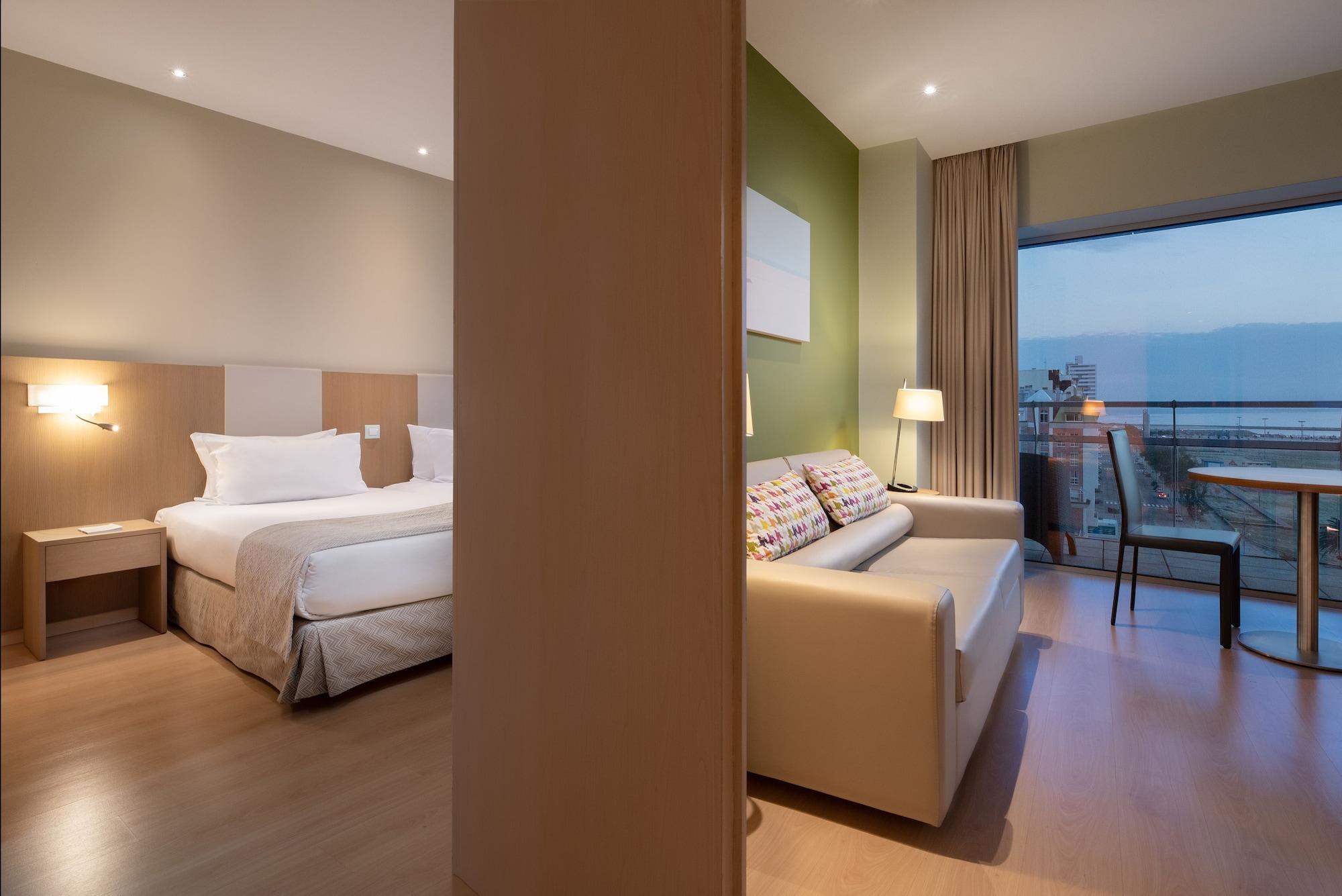 Eurostars Oasis Plaza 4*