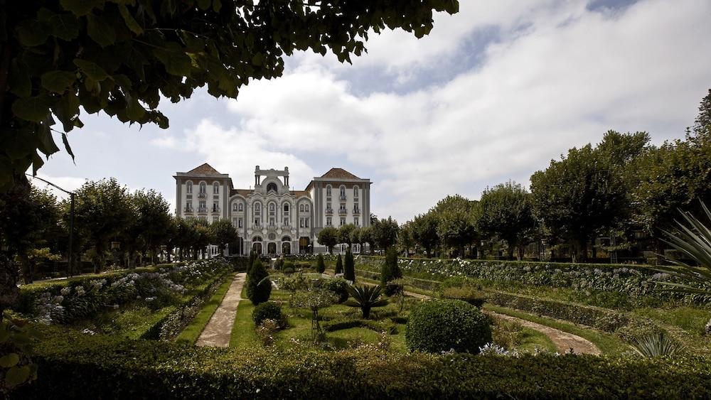 Palace & Hotel