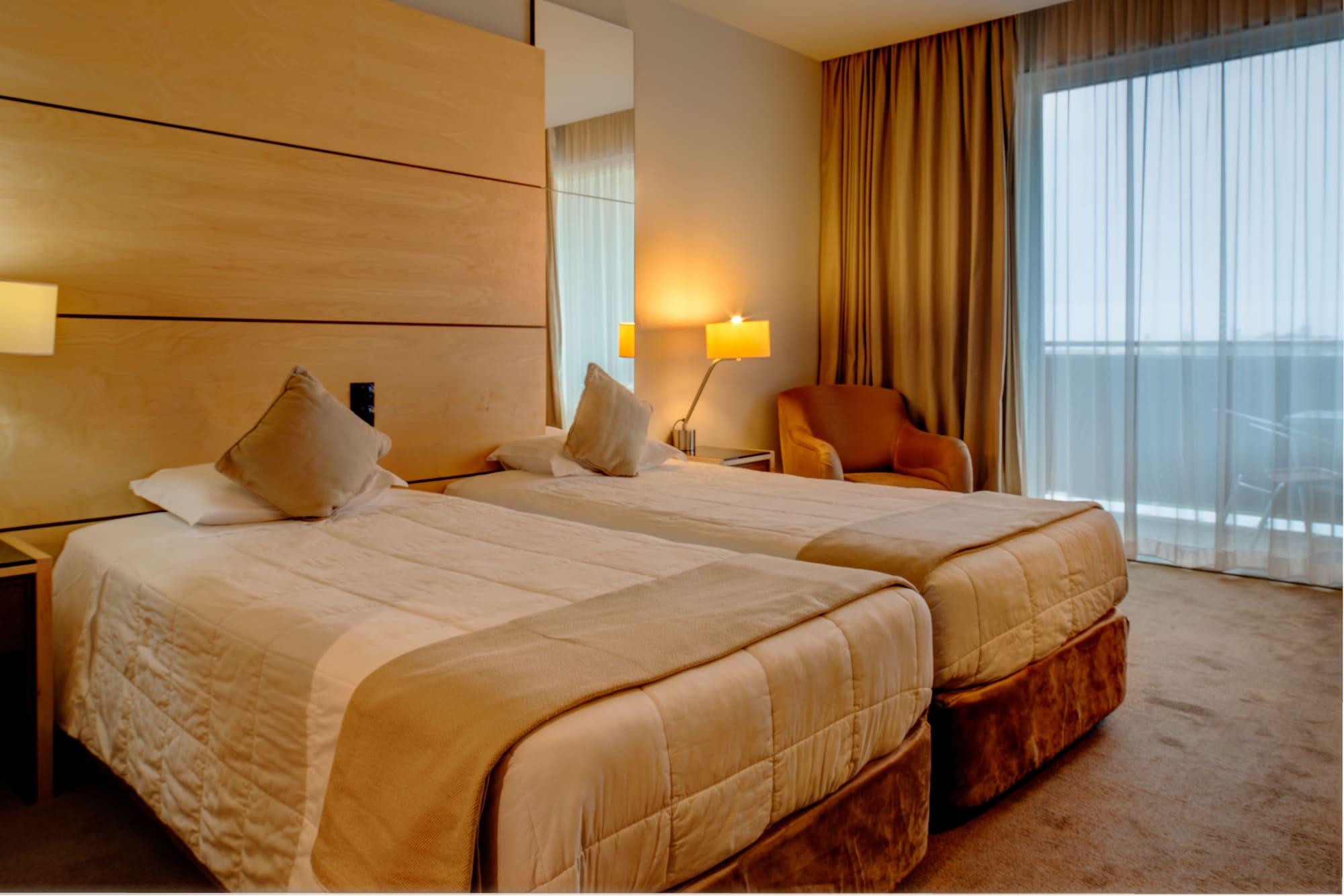 Hotel Vip Executive Azores 4*