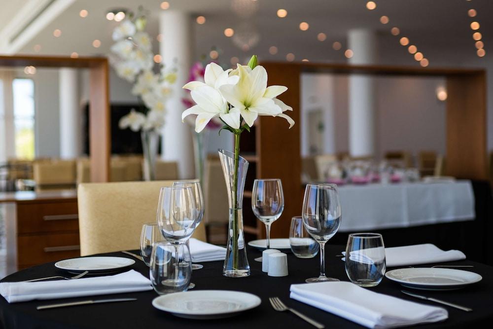 Hotel Angra Marina 5*