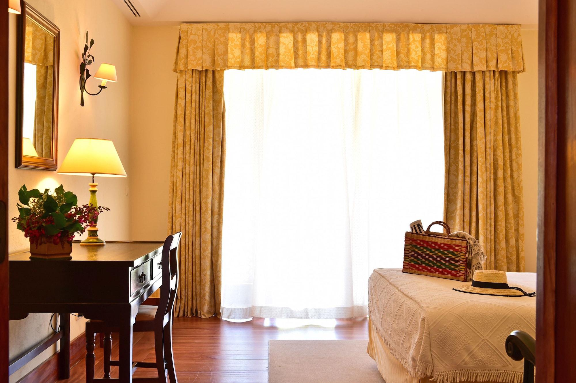 Hotel Convento De Vicosa 4*