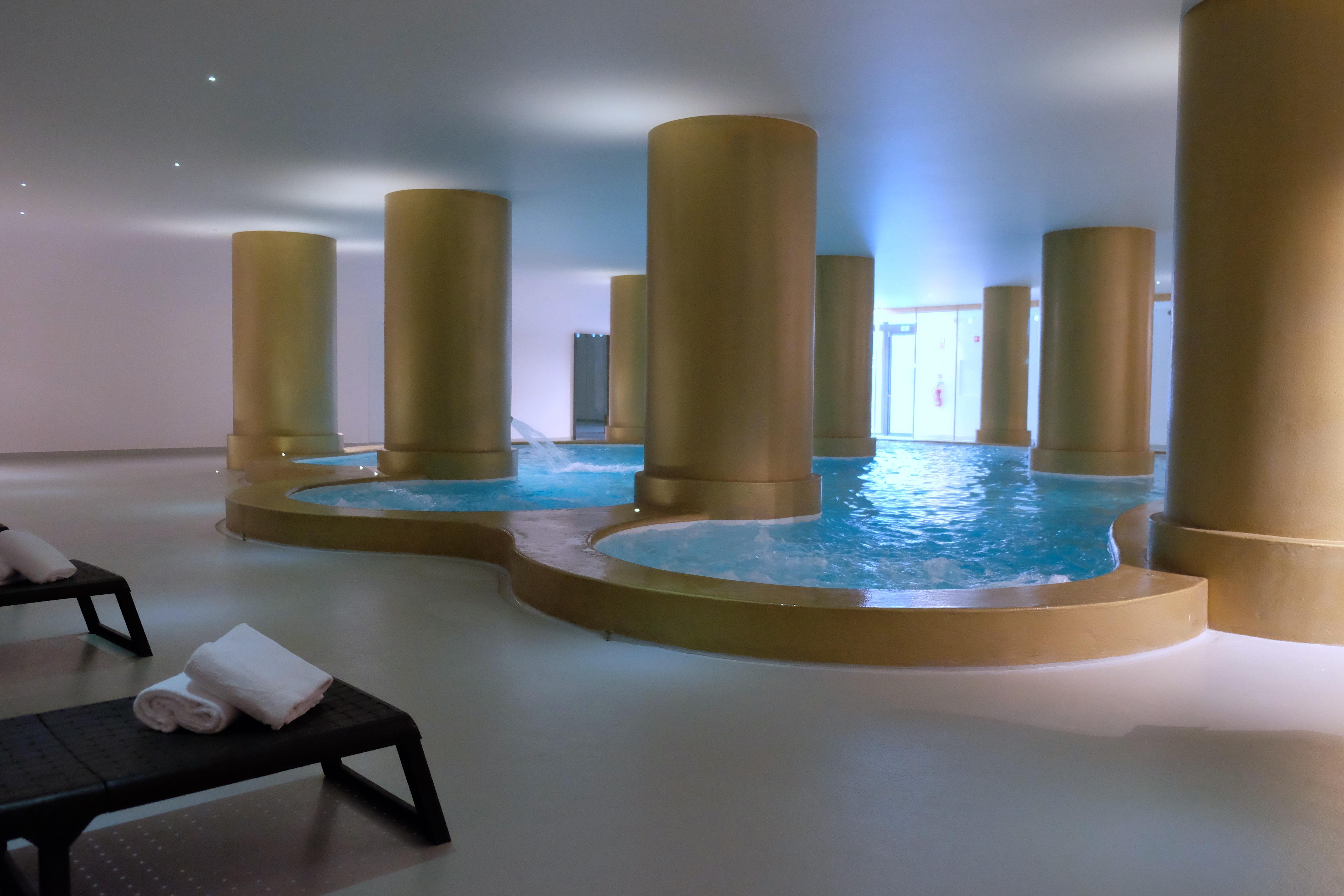 Hotel Axis Vermar Conference & 4*