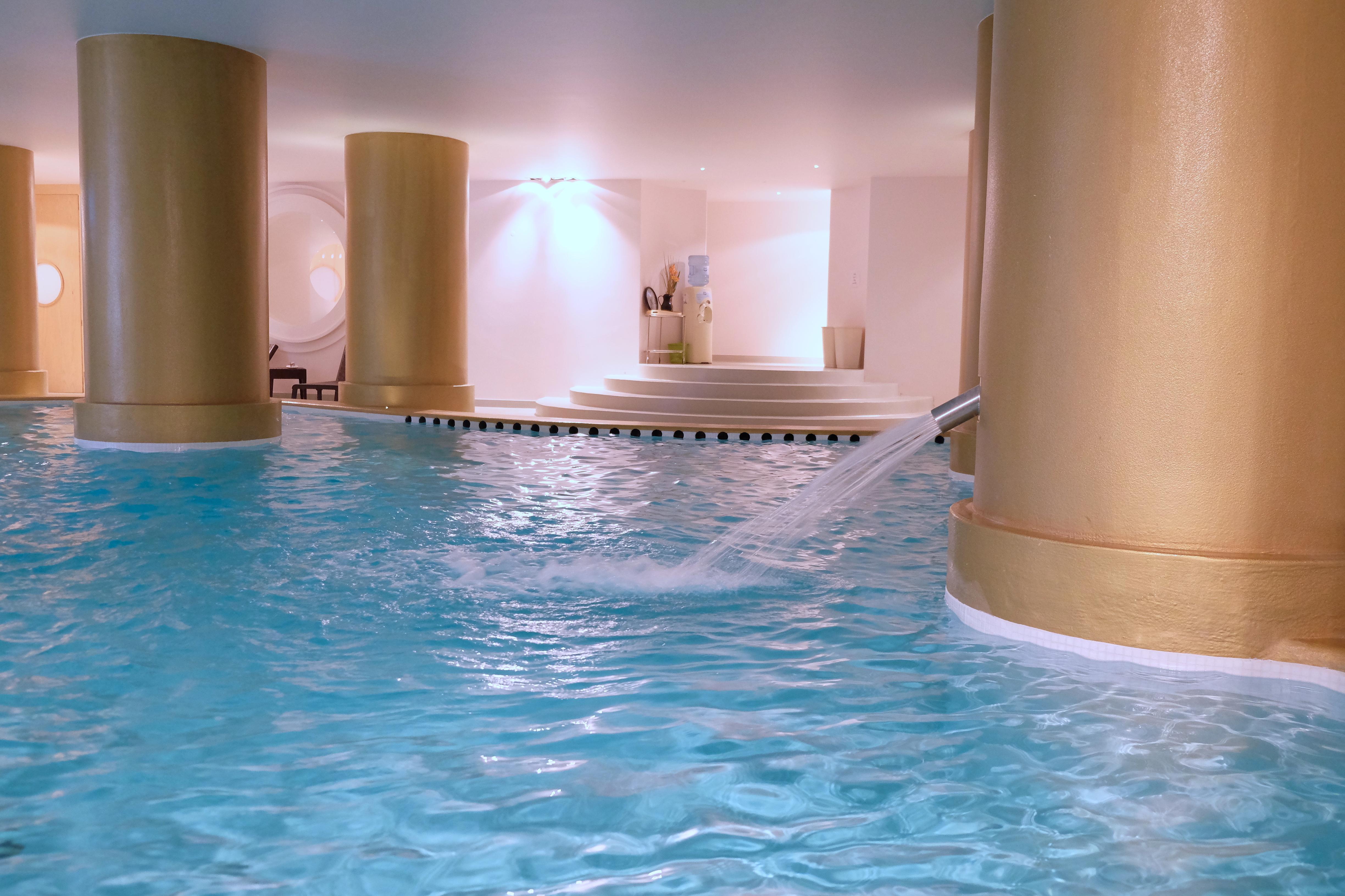 Hotel Axis Vermar Conference & 4*