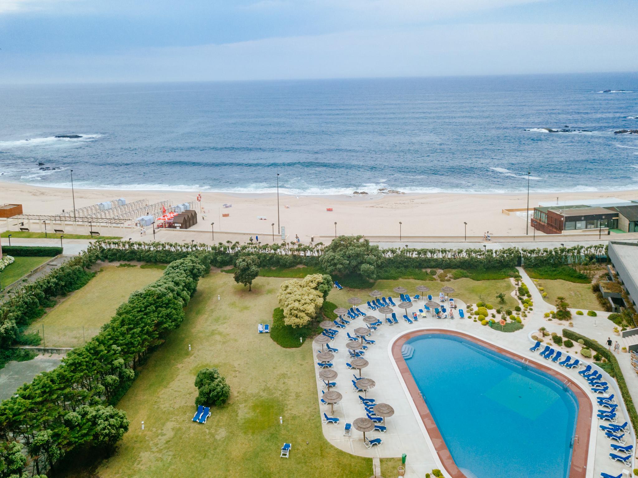 Hotel Axis Vermar Conference & 4*