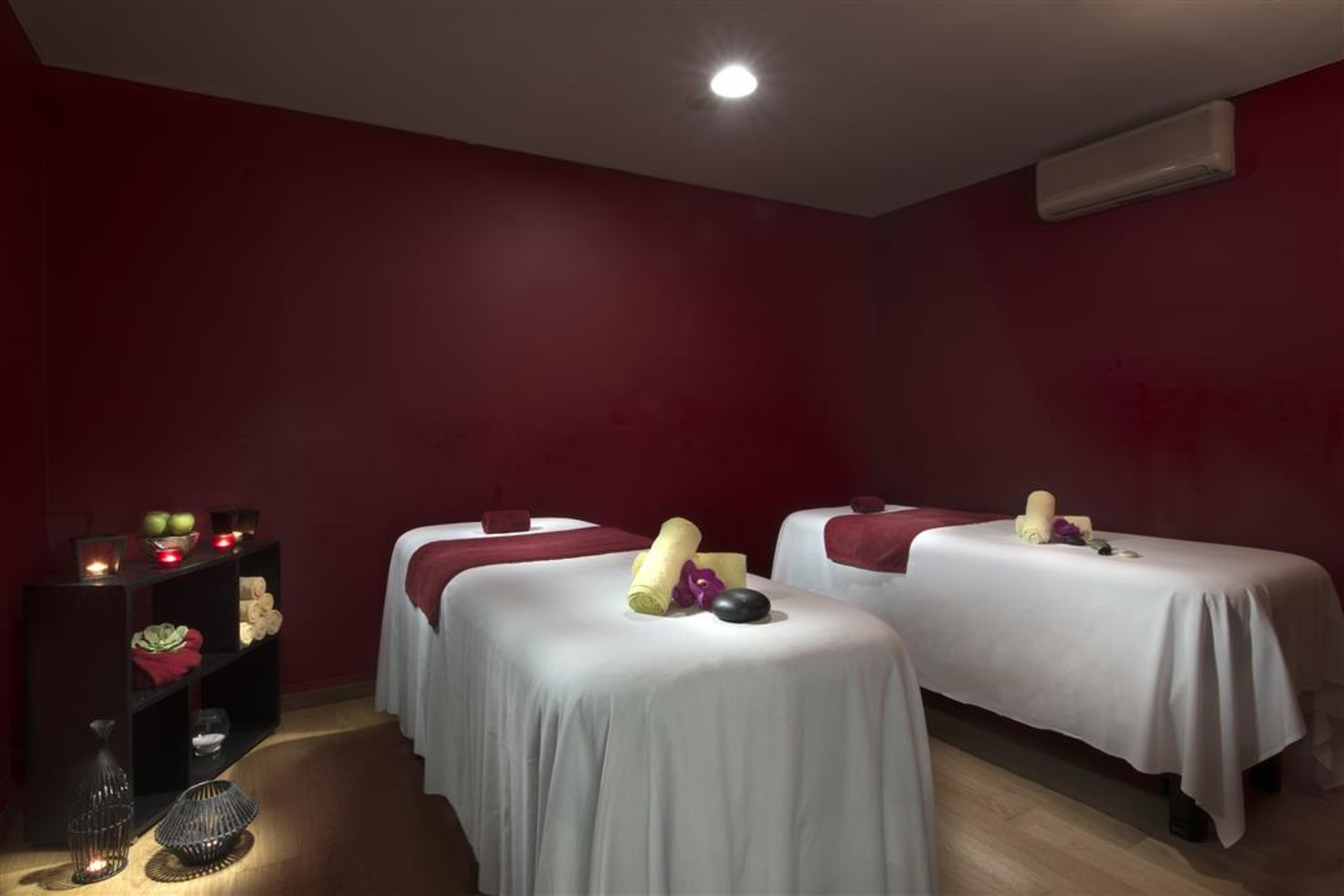 Hotel Melia Ria & 4*