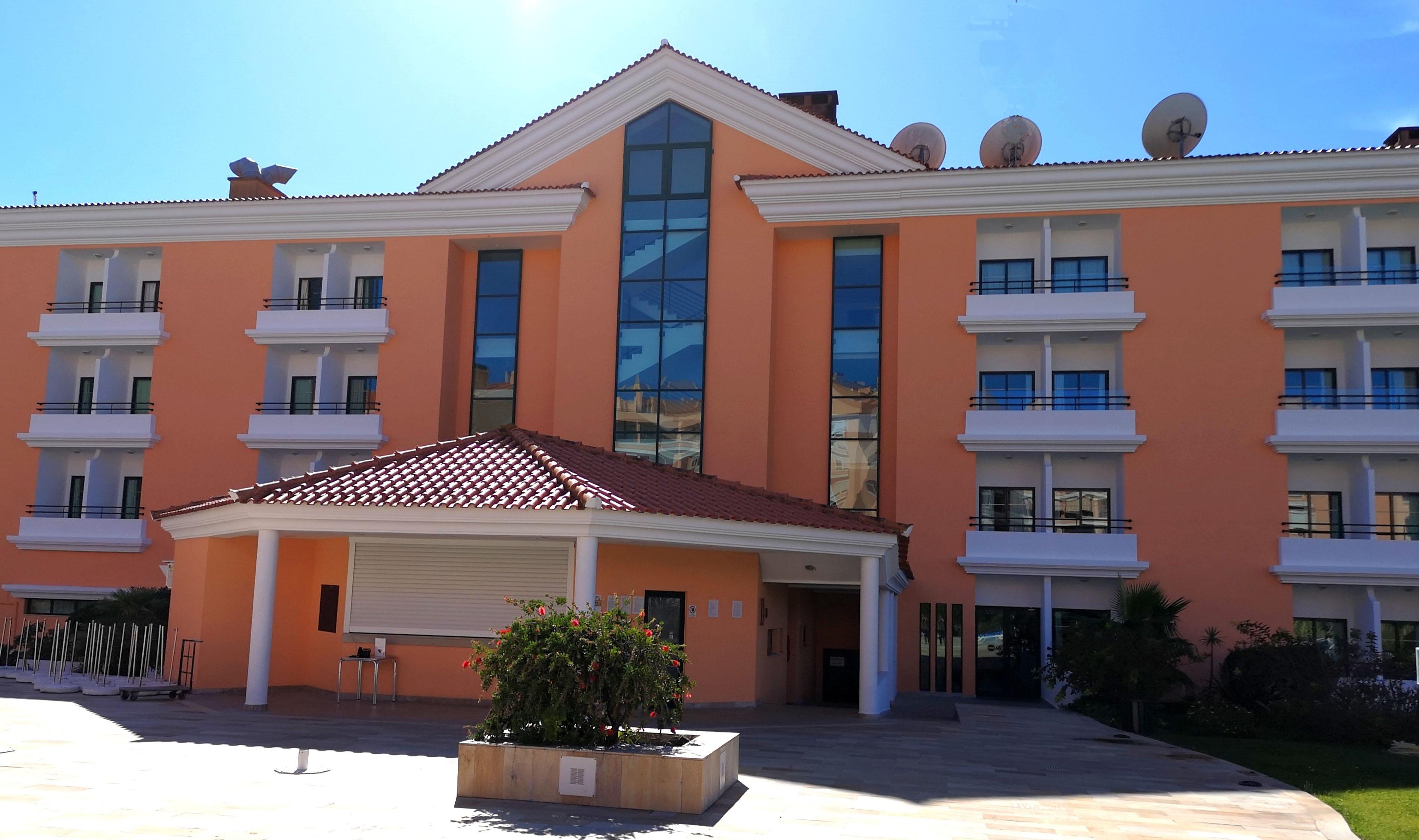 Riviera Carcavelos (Lisbon)