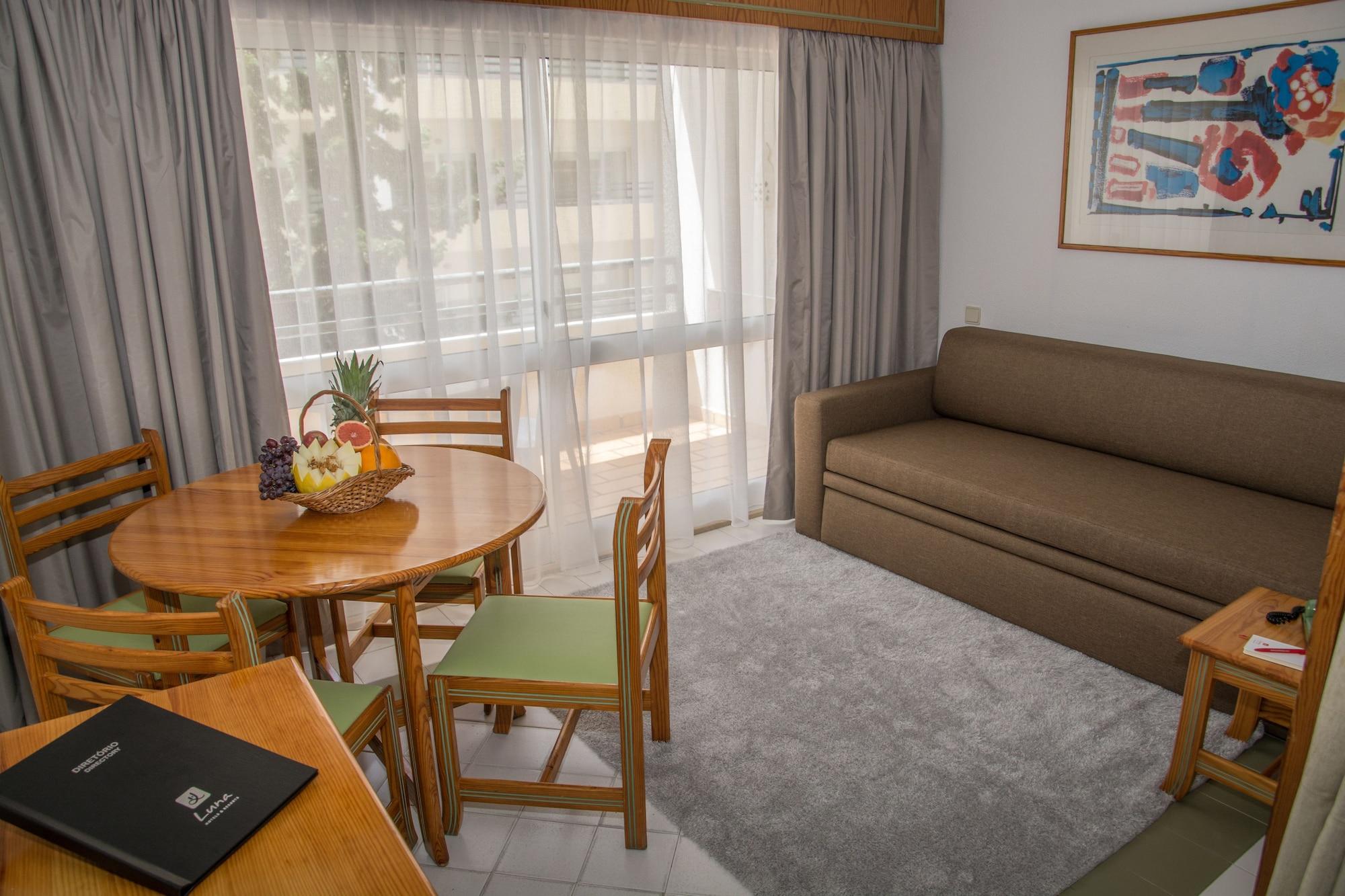 Luna Da Oura Aparthotel