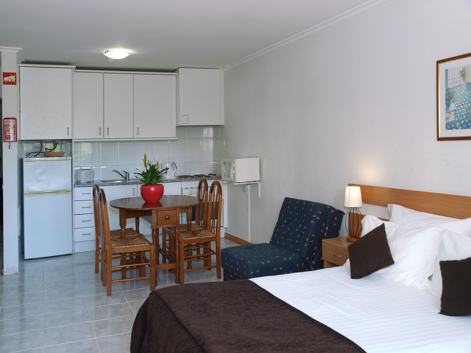 Aparthotel Jardins Da Rocha 3*