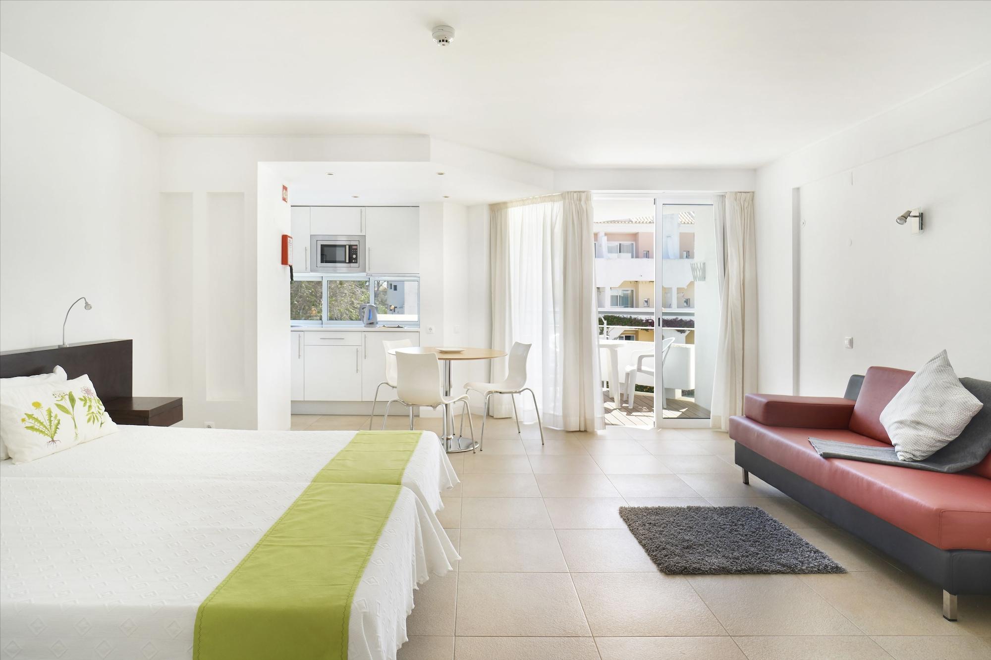 Aparthotel Golden Club 2*