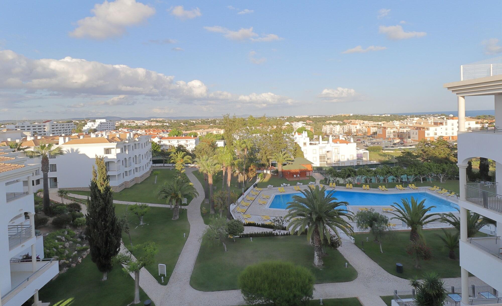 Petra Apartahotel 4*