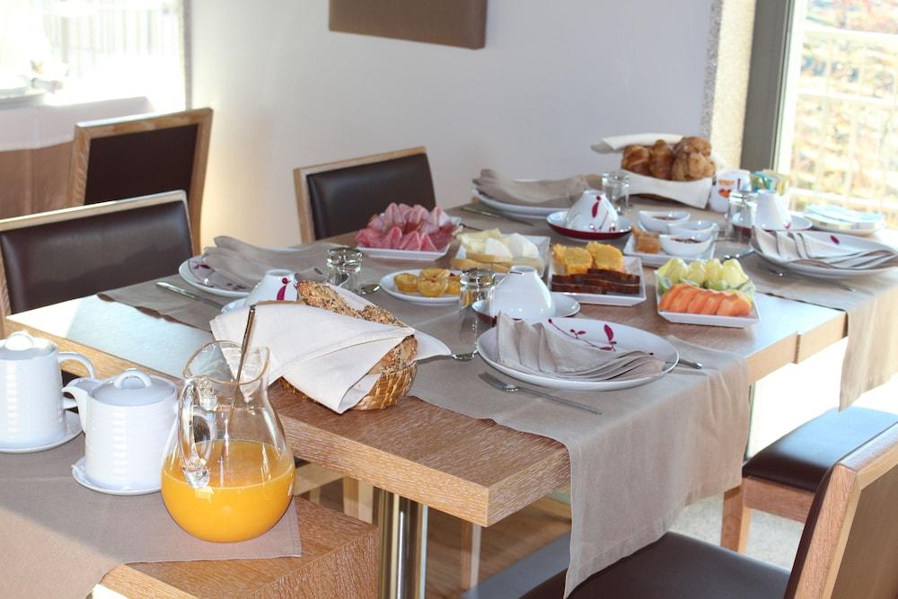 Hotel Madre De Agua Rural De Charme 4*
