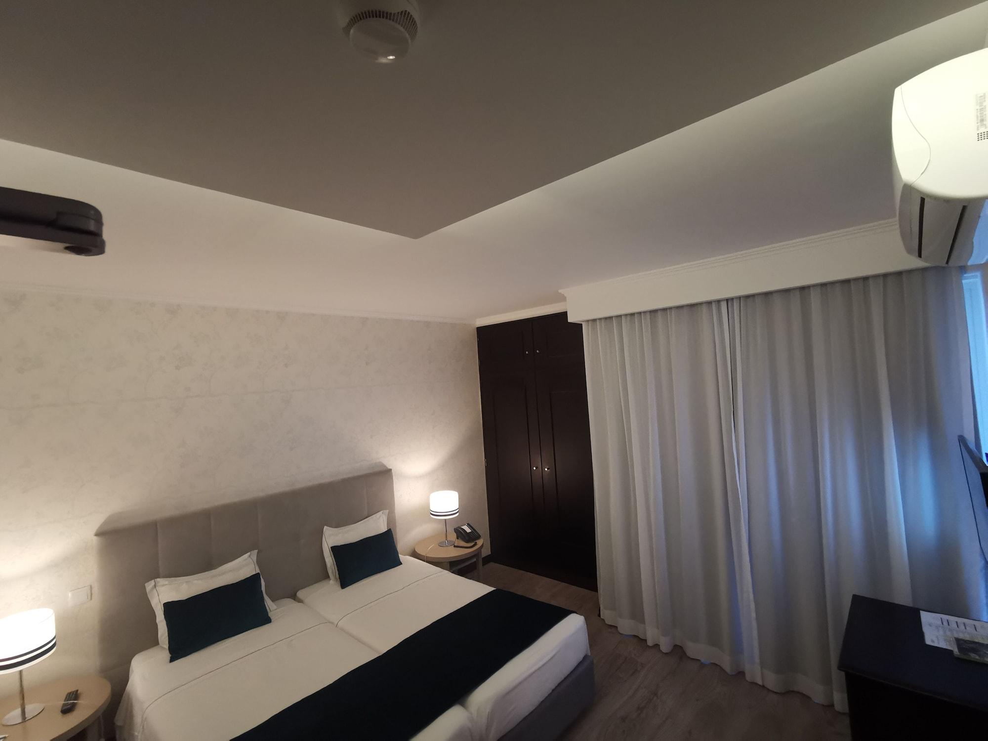 Santa Cruz Village Hotel Hotel 4*