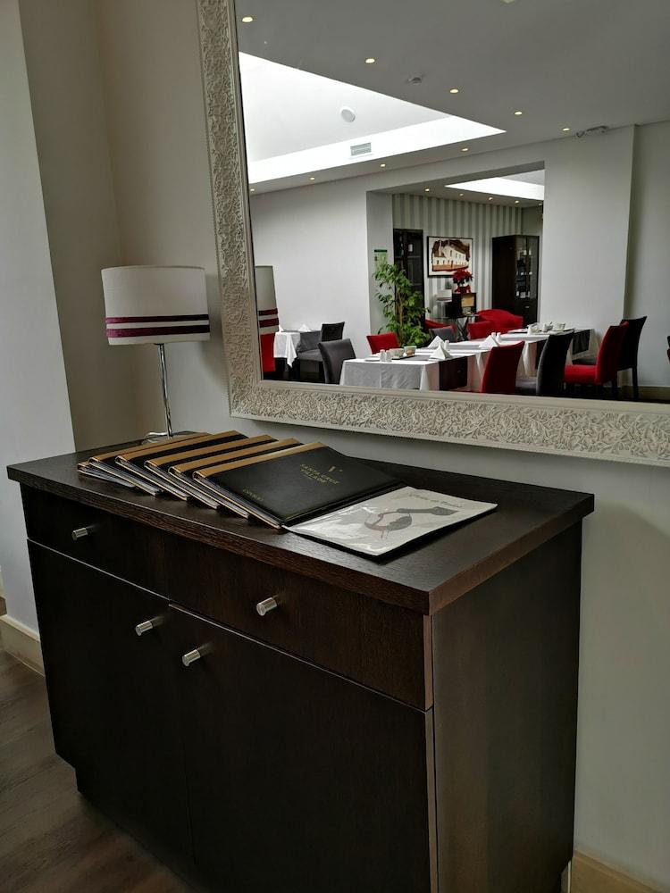 Hotel Santa Cruz Village Hotel 4*