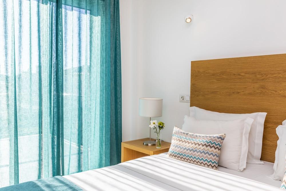 Aparthotel Hello Villas 4*