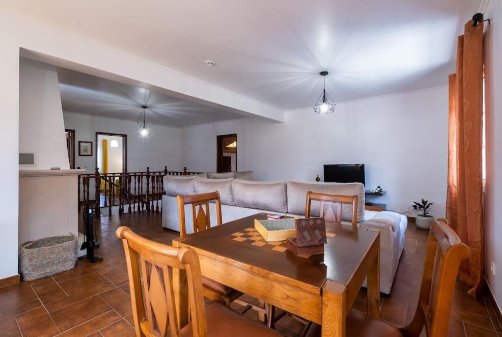 Batalha Family House Holiday home
