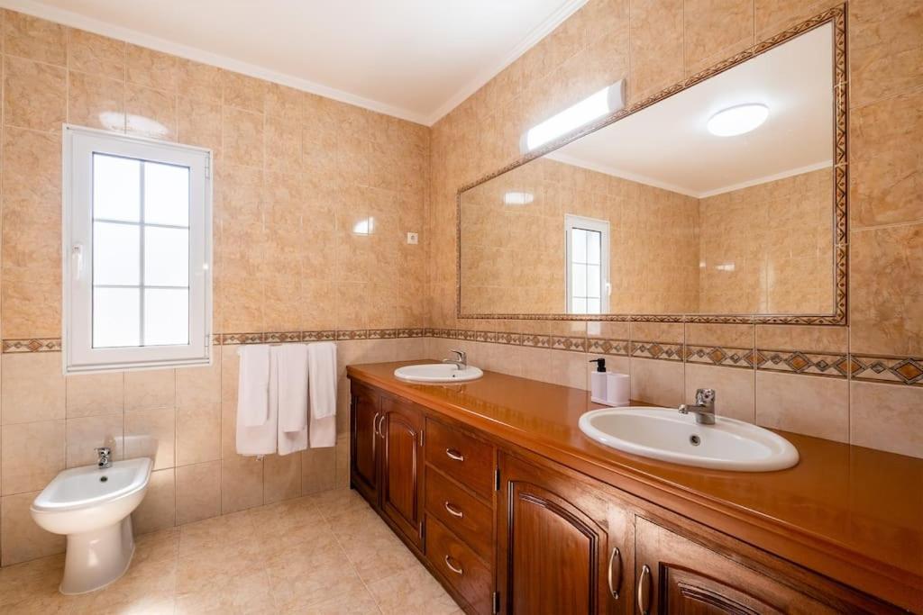 Batalha Family House Fenais da Luz