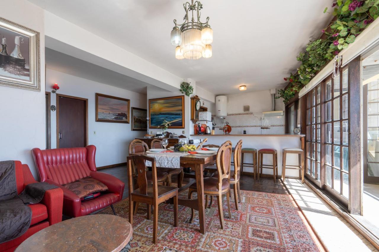 Host Wise - Spacious & Sunny Vintage At The Apartment