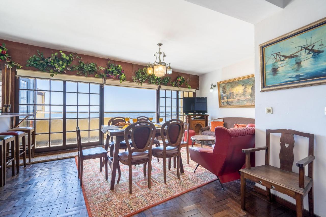 Host Wise - Spacious & Sunny Vintage At The Apartment *