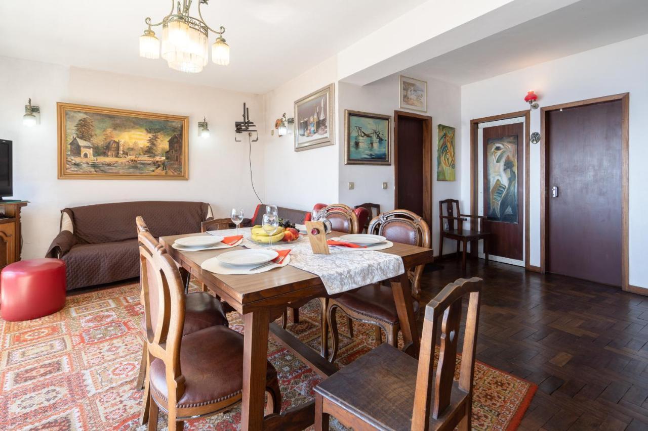 Host Wise - Spacious & Sunny Vintage At The