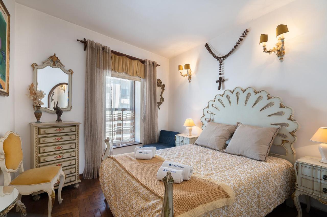 Host Wise - Spacious & Sunny Vintage At The