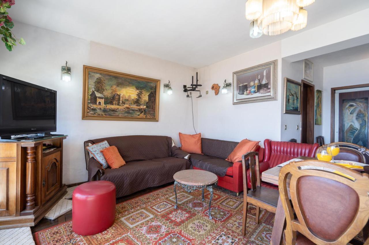 Host Wise - Spacious & Sunny Vintage At The *