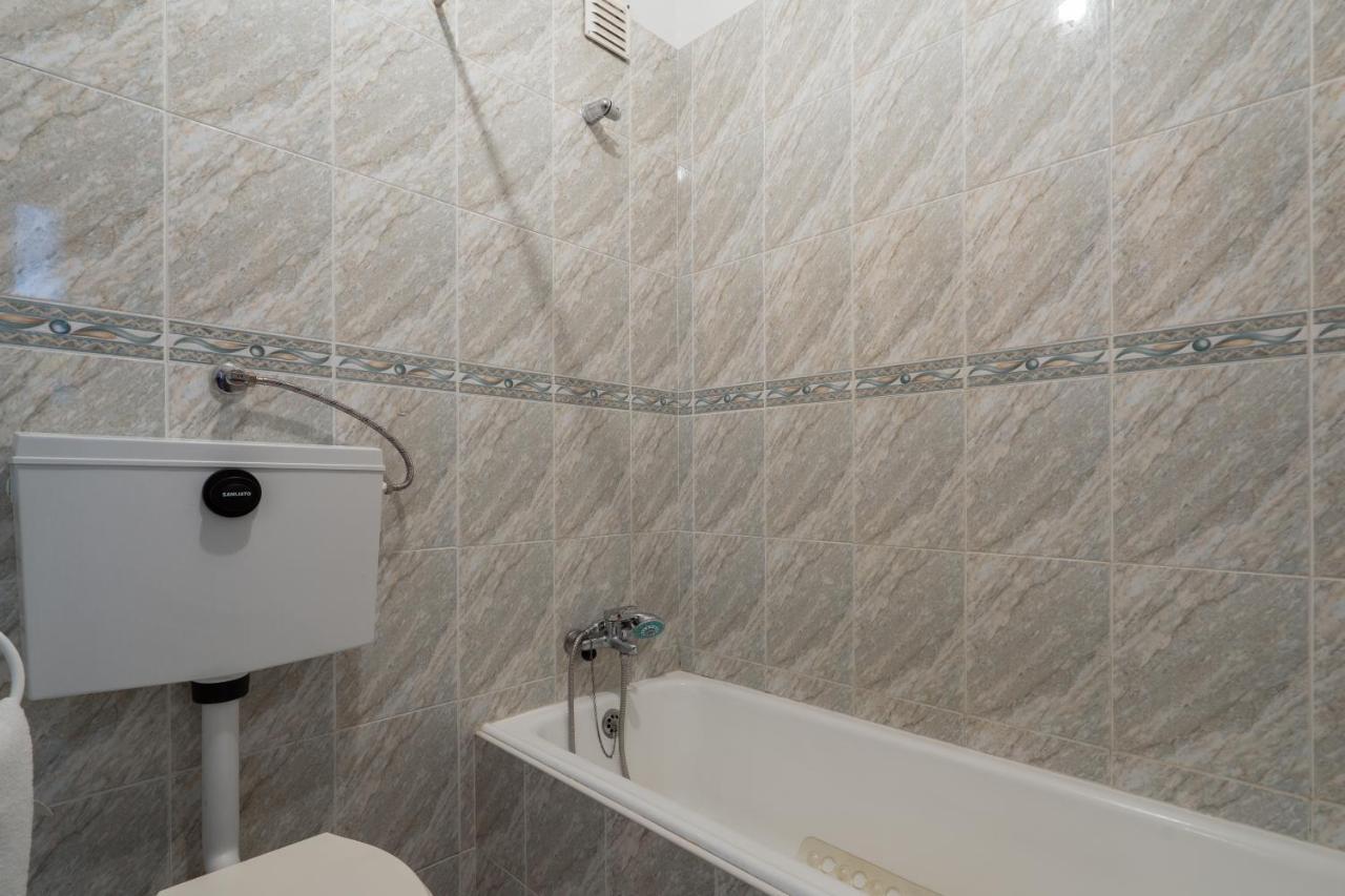 Host Wise - Spacious & Sunny Vintage At The Vila do Conde