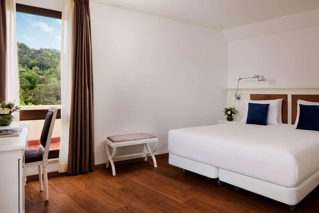 Hotel Nh Centro 4*