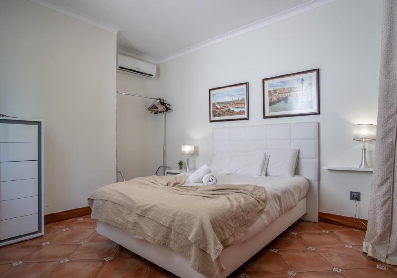 Loureiro Palace With Soccer Field Villa *