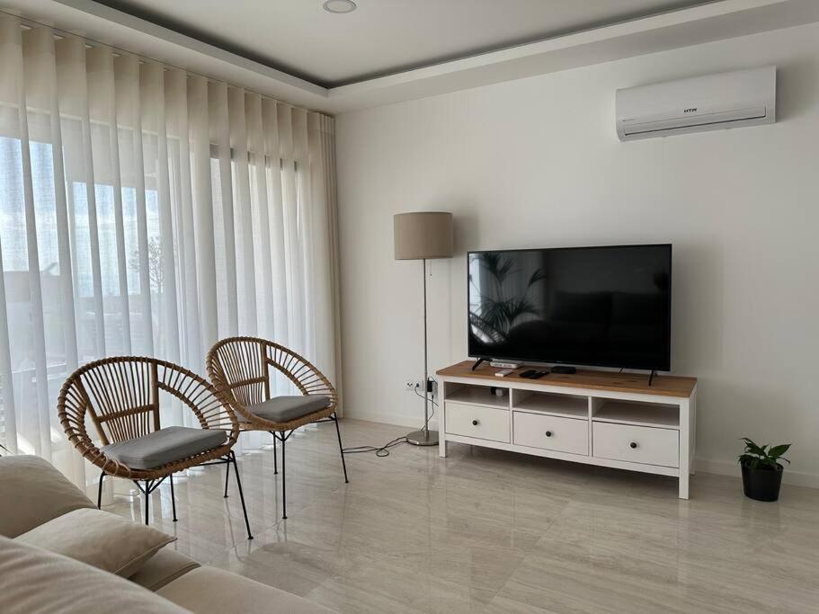 Beach, Ocean View & Bright House Villa Ericeira
