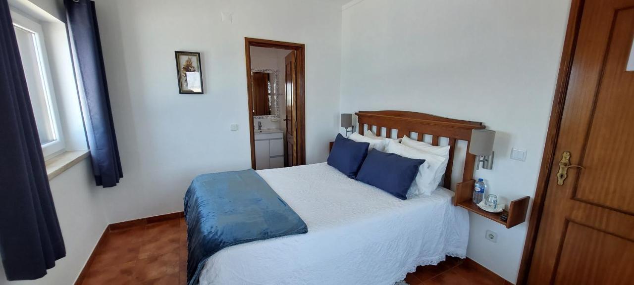 Pequena Baleia Bed & Breakfast *