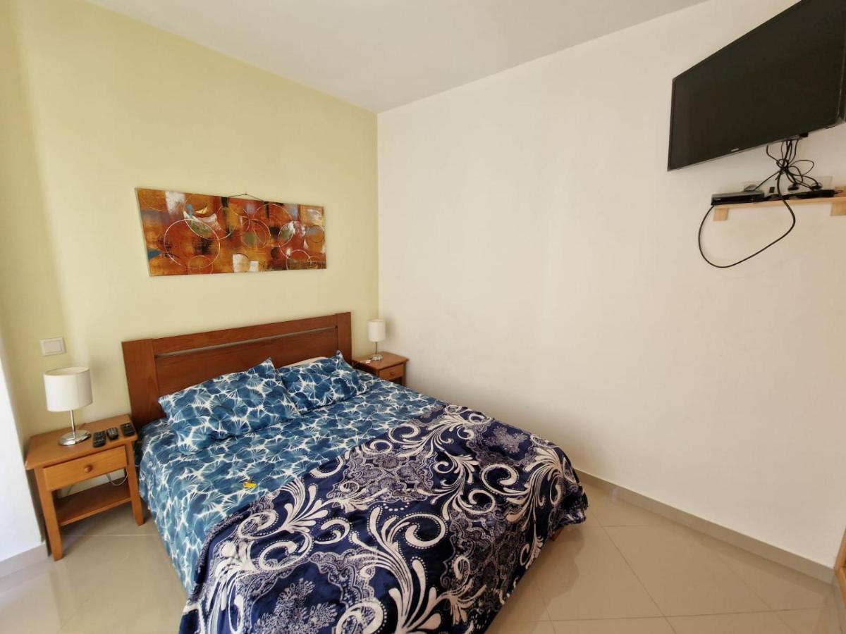 Apartment Vista Mar - 200 From The - Carvoeiro - By Bedzy *