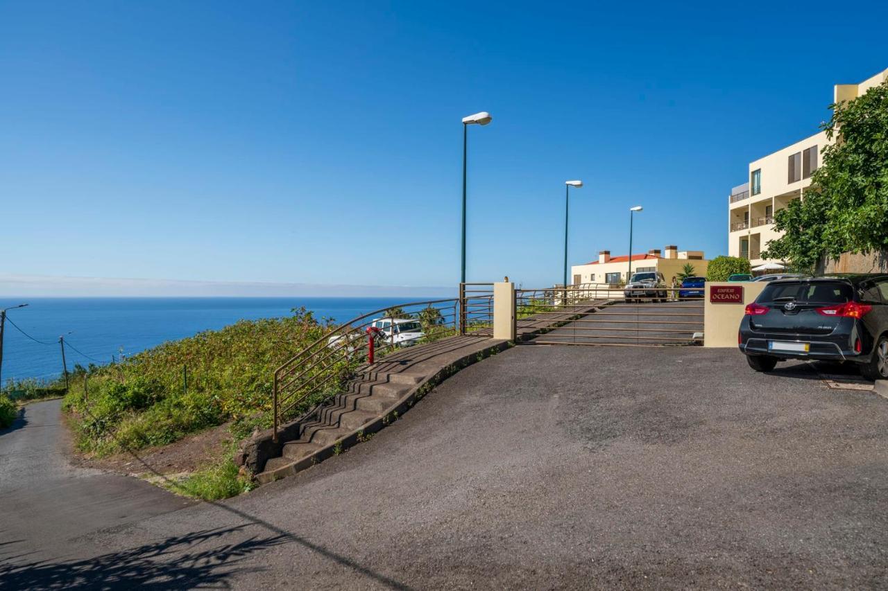 Canico Vii By An Island Apartment
