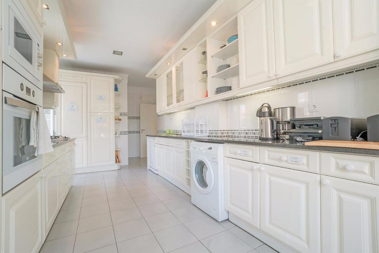 Hostal Impact House Estoril