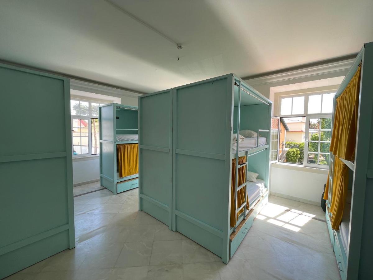 Hostal Impact House Estoril