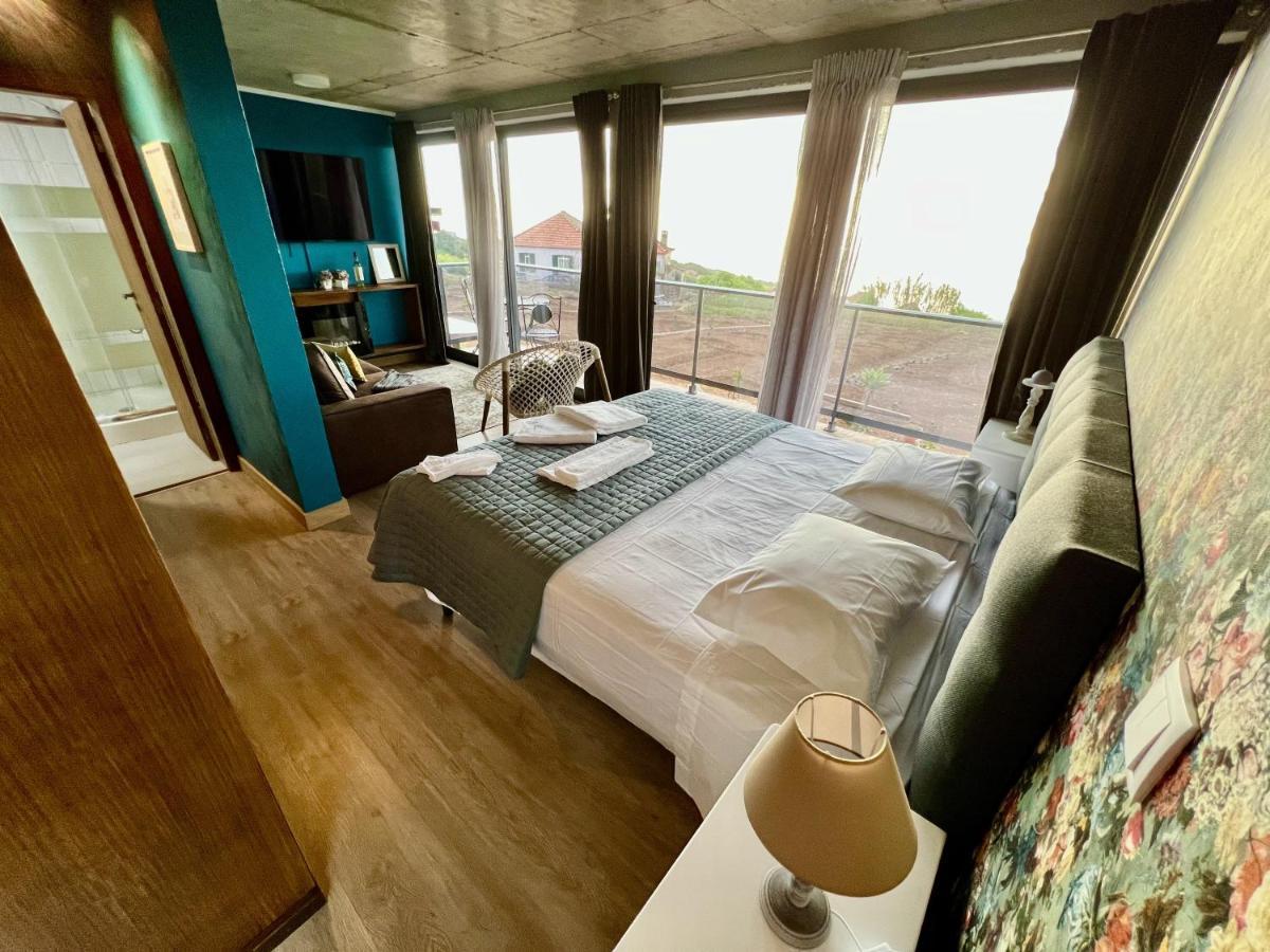 Victoria Ocean View Lodge *