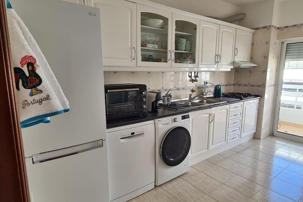 Vilamoura-quarteira Beaches With Pool And Sea View Apartment