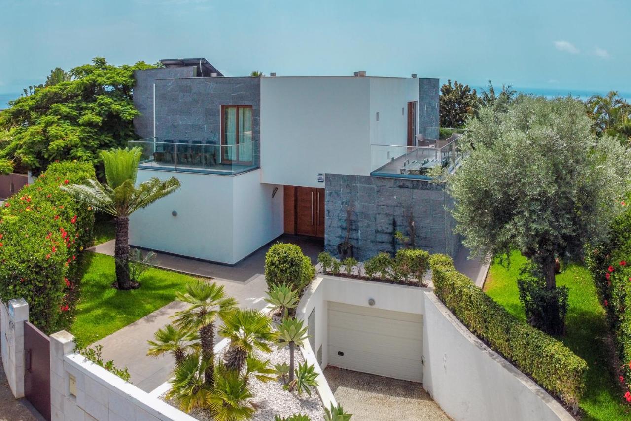 Star With Private Heated Pool In Villa *