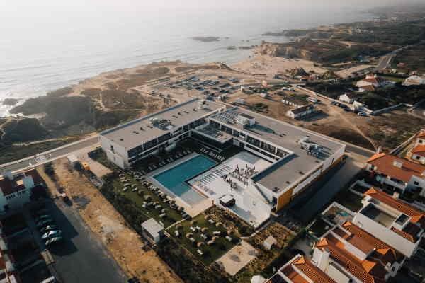 Hotel &