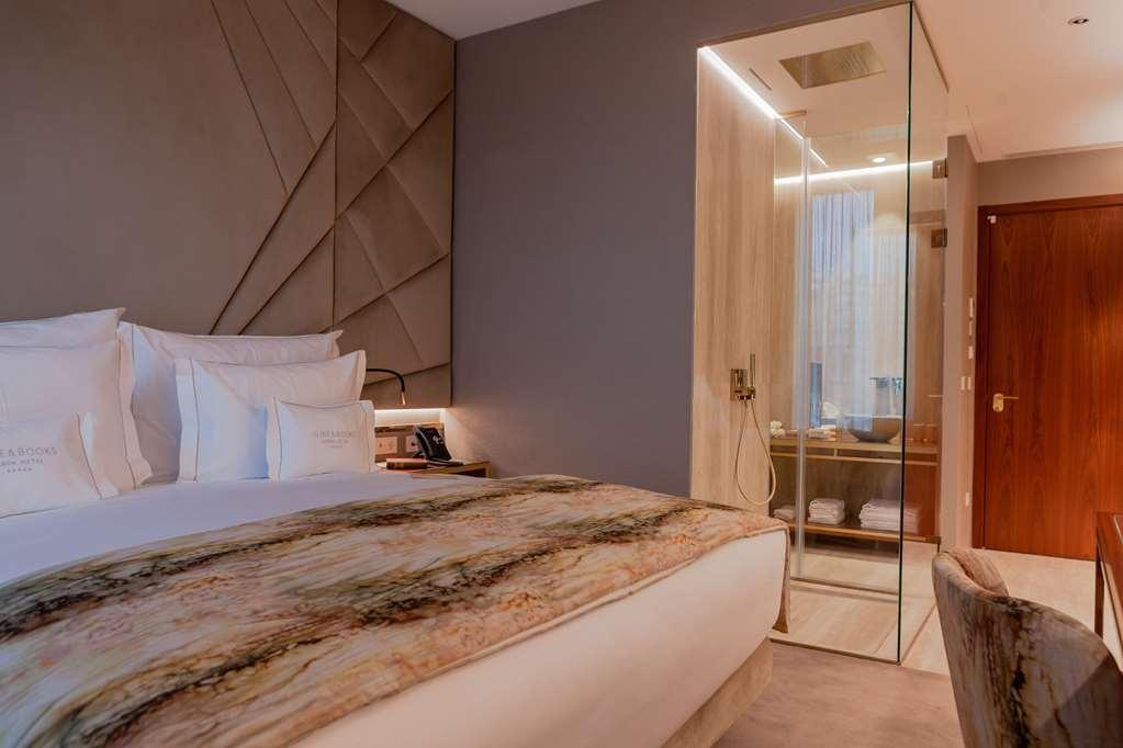 Wine & Books Hotel
