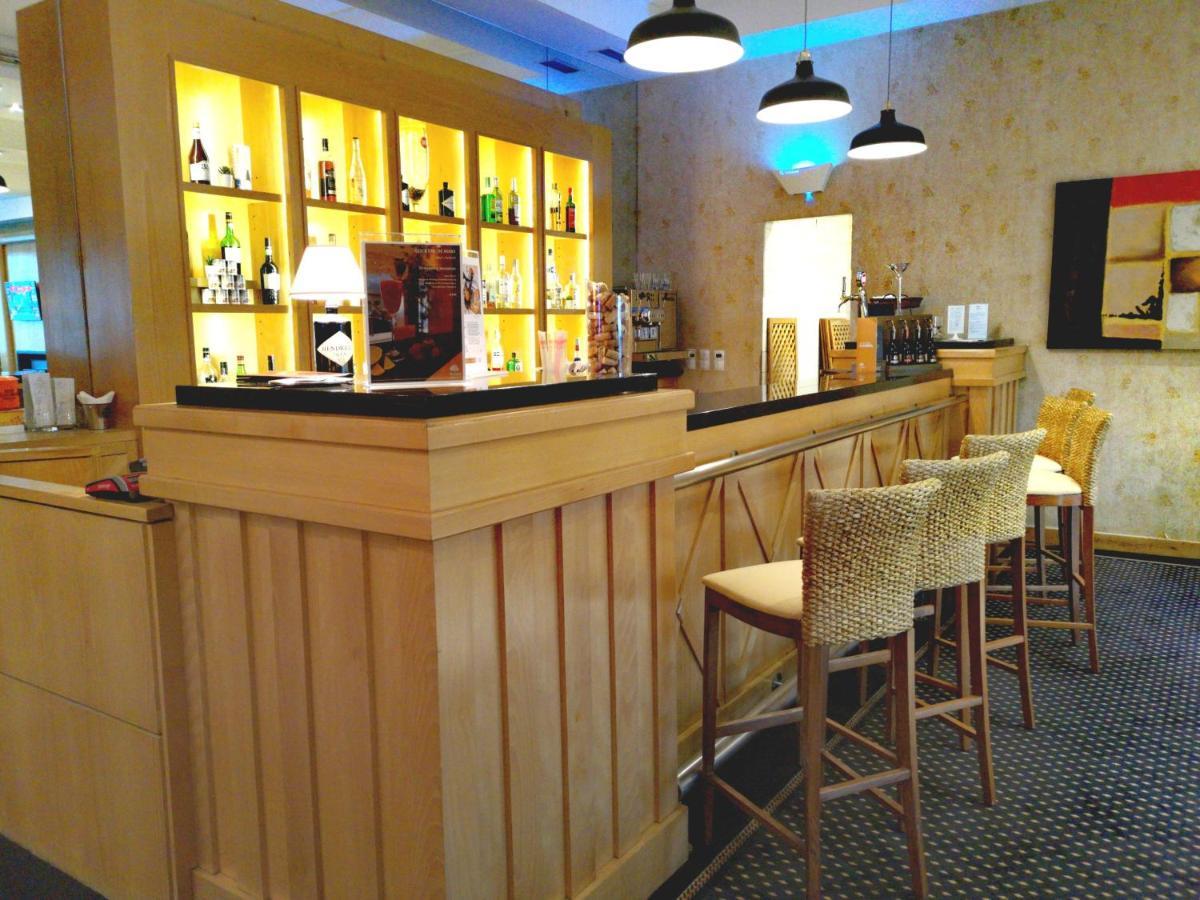 Riviera Hotel