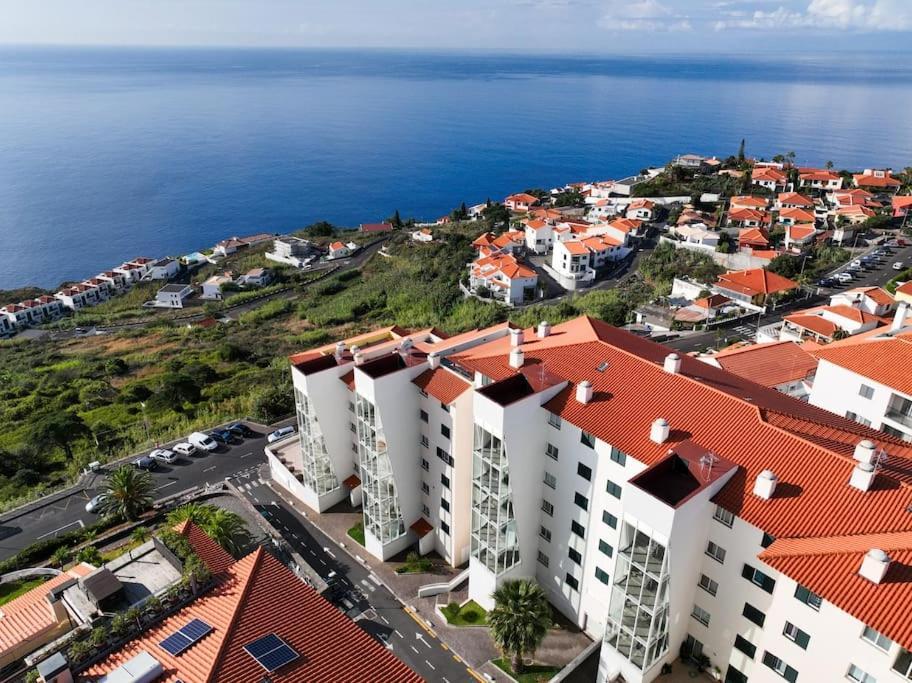 Comfy & Joyful Oceanview Retreat Apartment
